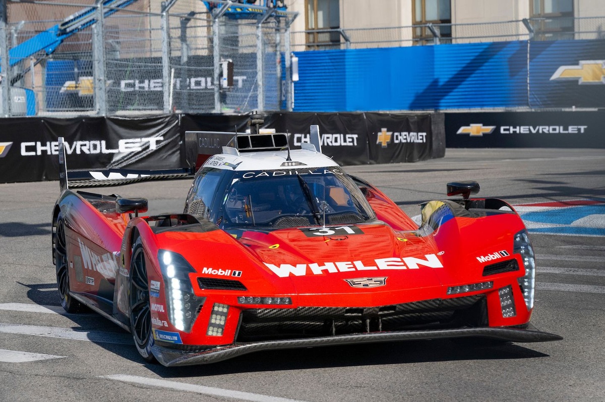 Cadillac Kuasai Barisan Depan Di Balapan Sprint IMSA Detroit