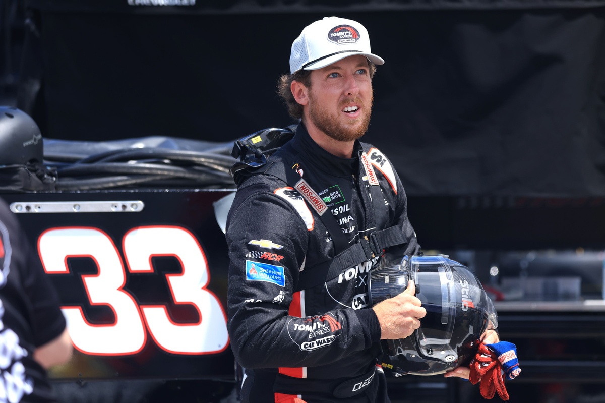 Cleetus McFarland Hadapi Hukuman Di Balapan O’Reilly NASCAR