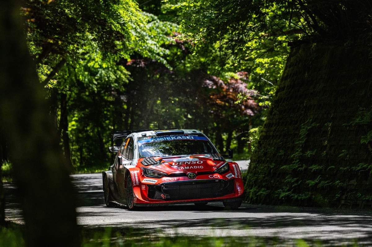 Elfyn Evans Memimpin WRC Rally Japan, Solberg Terhambat Rusa