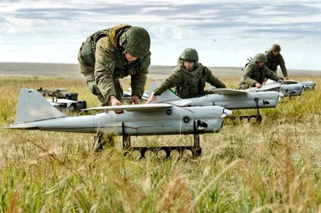 Mantan Direktur CIA Ungkap Risiko dan Peluang Perang Drone
